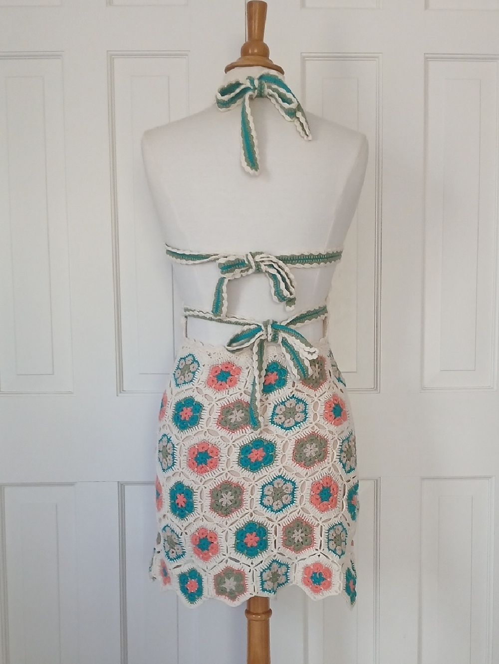 Show Me Your MuMu Happy Halter Mini Dress 70s Multi Crochet - Picture 4 of 8